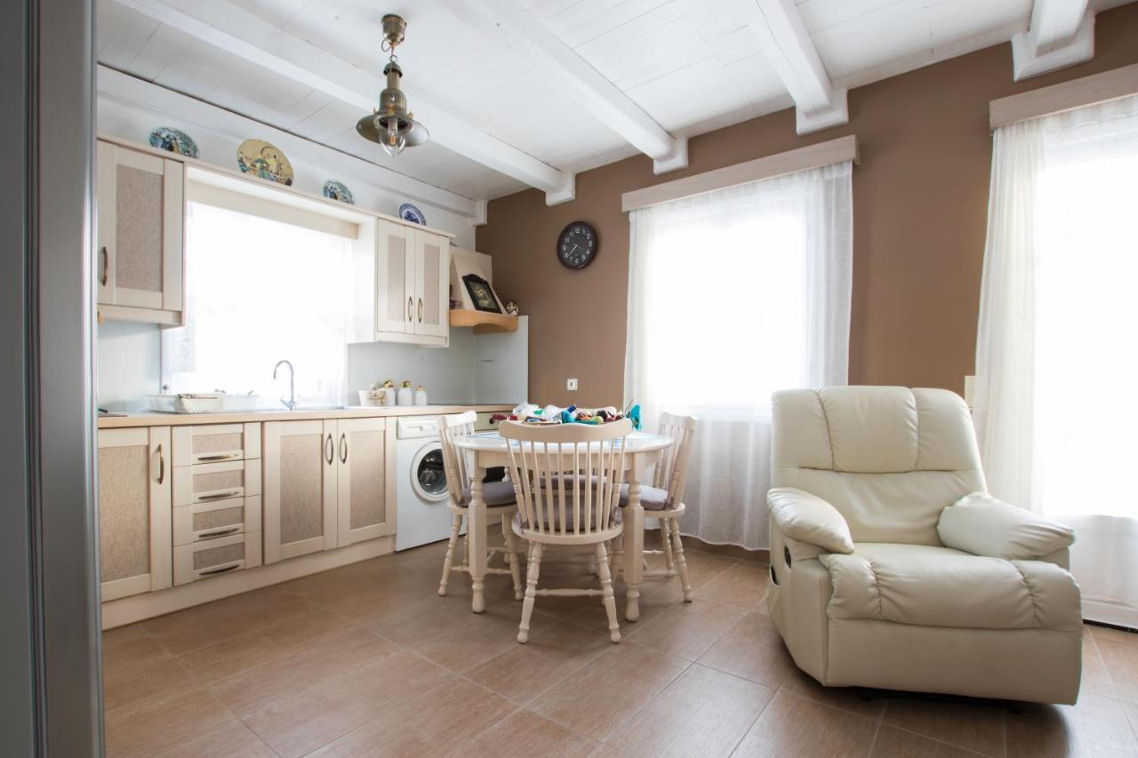 Captain Elias House Фойникион Экстерьер фото