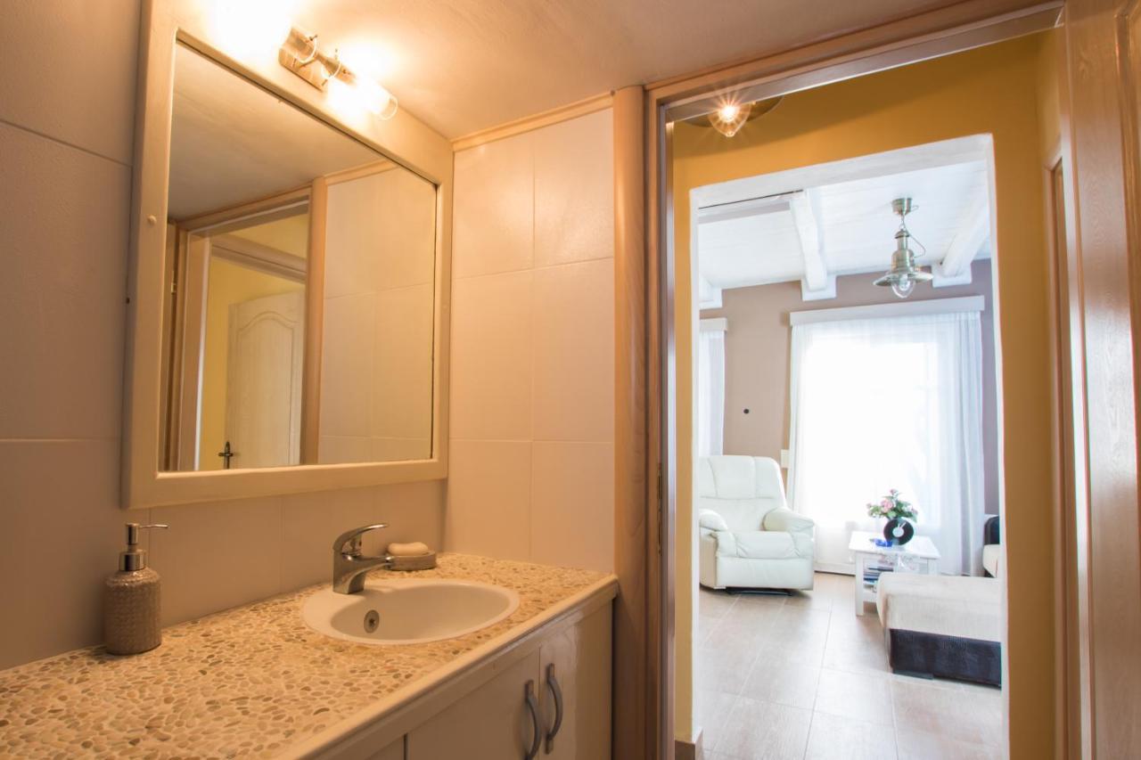 Captain Elias House Фойникион Экстерьер фото